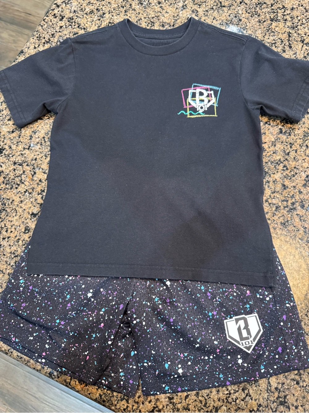 Baseball Lifestyle 101 shirt and shorts - YS